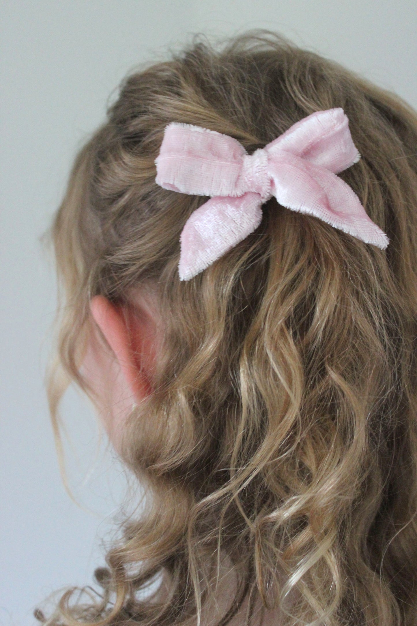 Marshmallow Fluff Velvet Victoria Bow