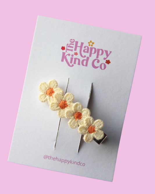 Daisy Days Statement Clip