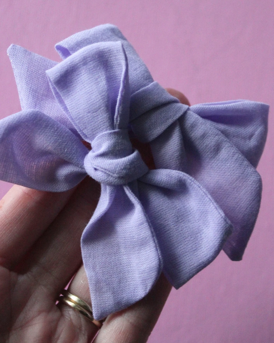 Creamy Lavender Victoria Bow