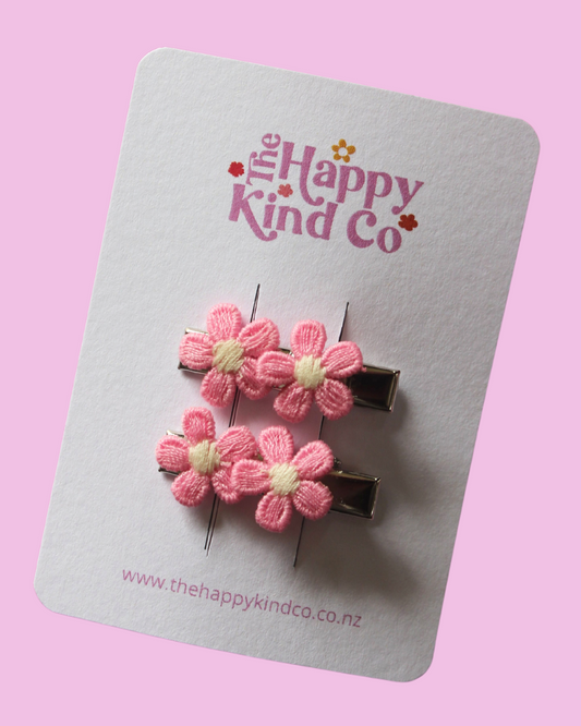 Blush Pink Dainty Daisy Clips